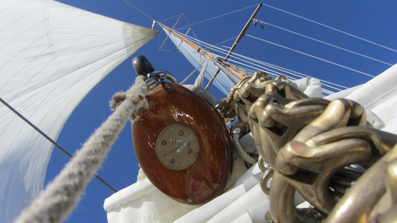 Yacht Moonbeam IV - block detail.jpg