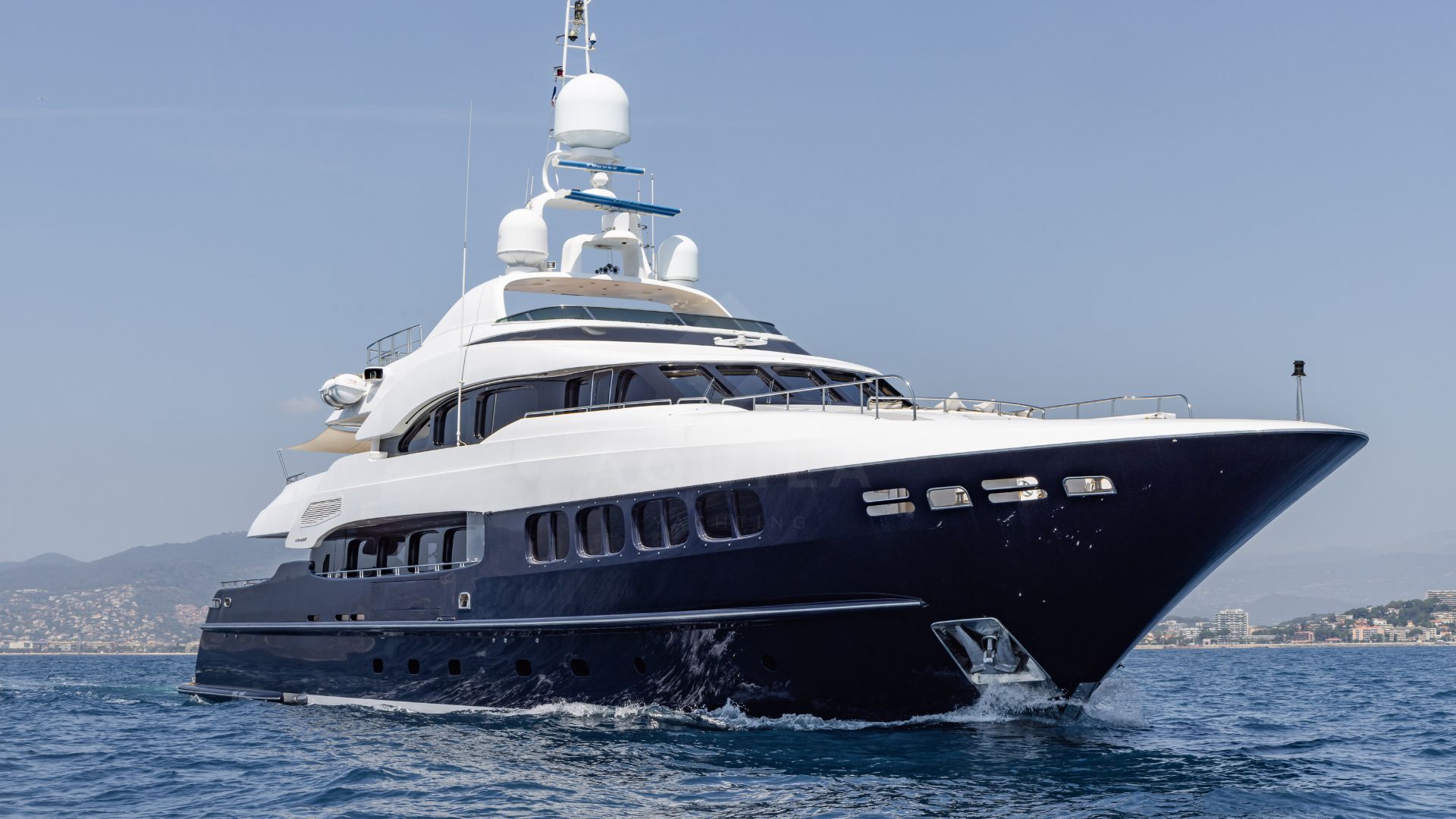 Yacht My Way V charter.jpg