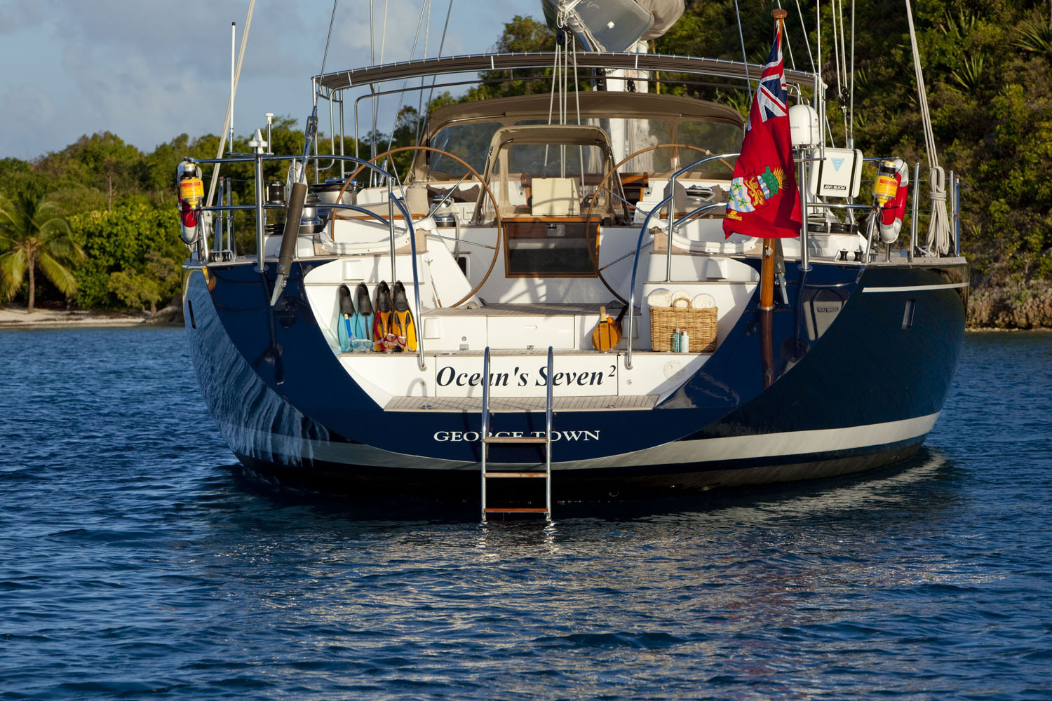 Yacht OCEAN'S SEVEN 2 - aft swimming platform.jpg