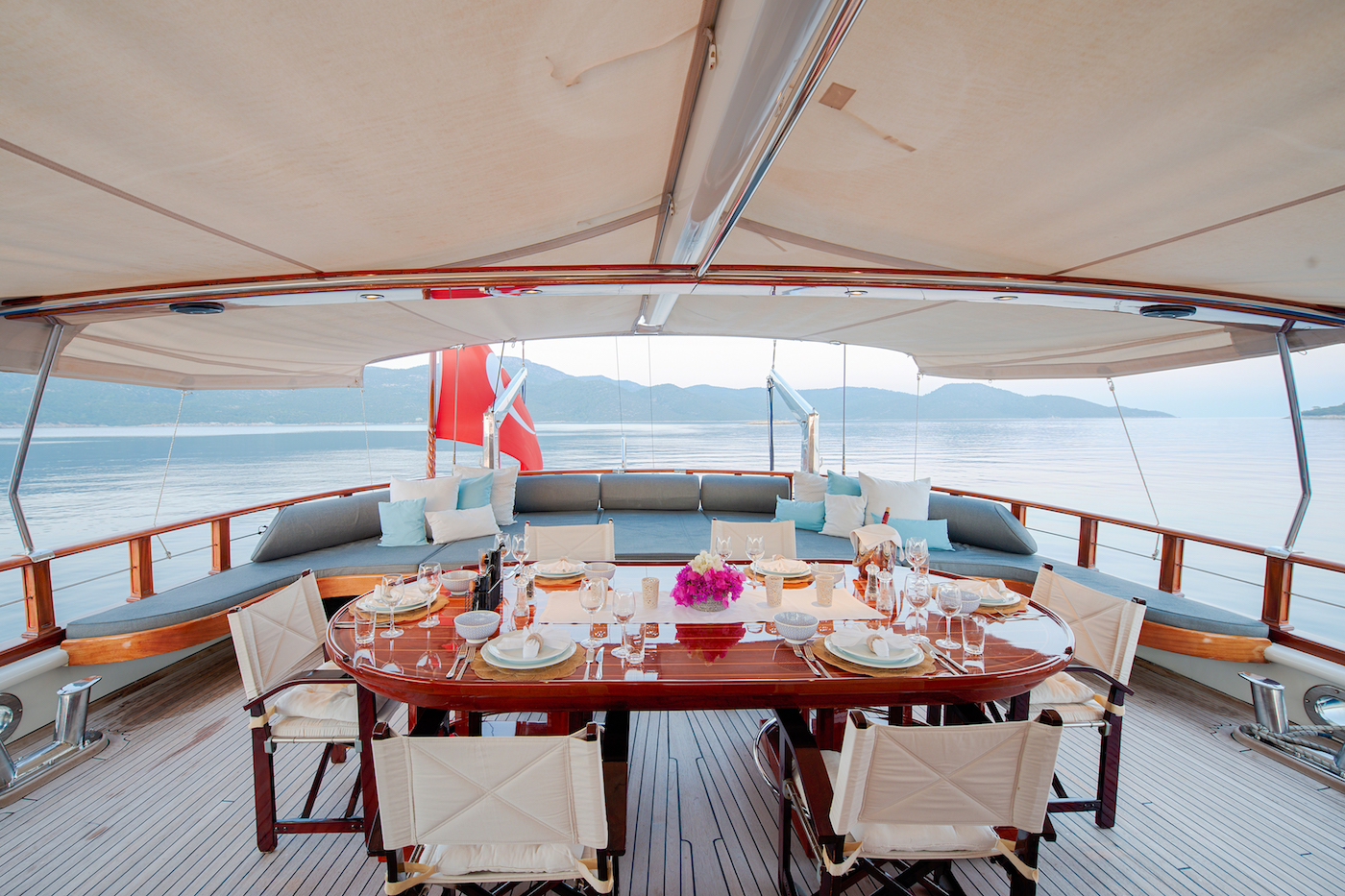 aft deck exterior dining.jpg