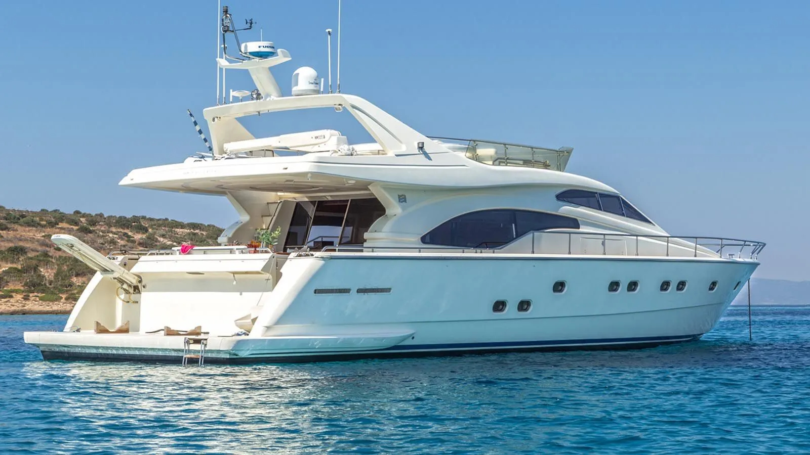aft view of the yacht .jpg