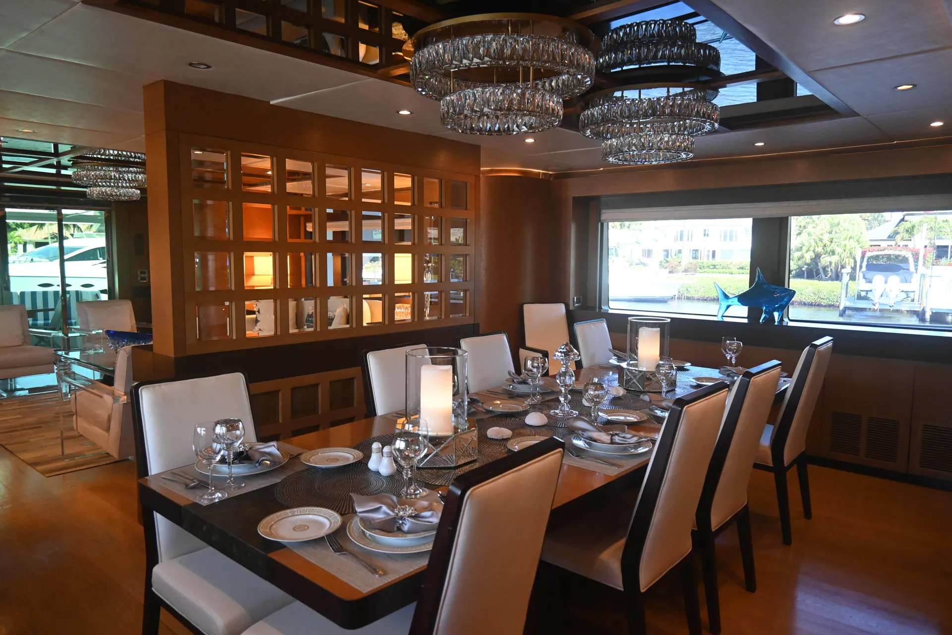 dining area main deck .png