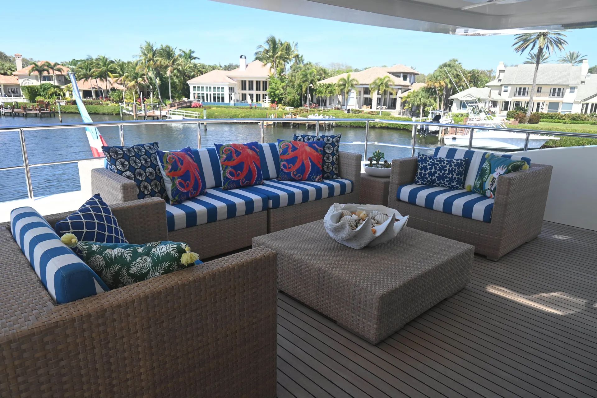 exterior seating area .png
