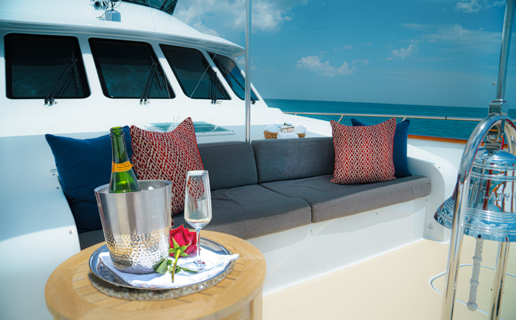 foredeck seating.png