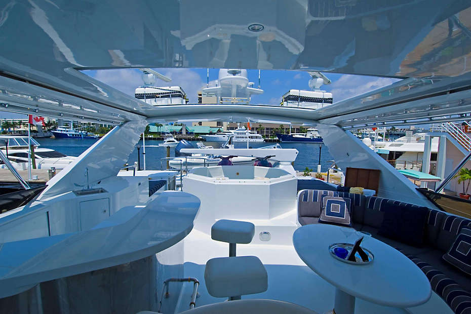 lady-sharon-gale-yacht-sundeck.jpg