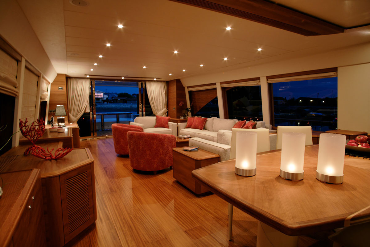 location-ladyemma-yacht-corse-03.jpg