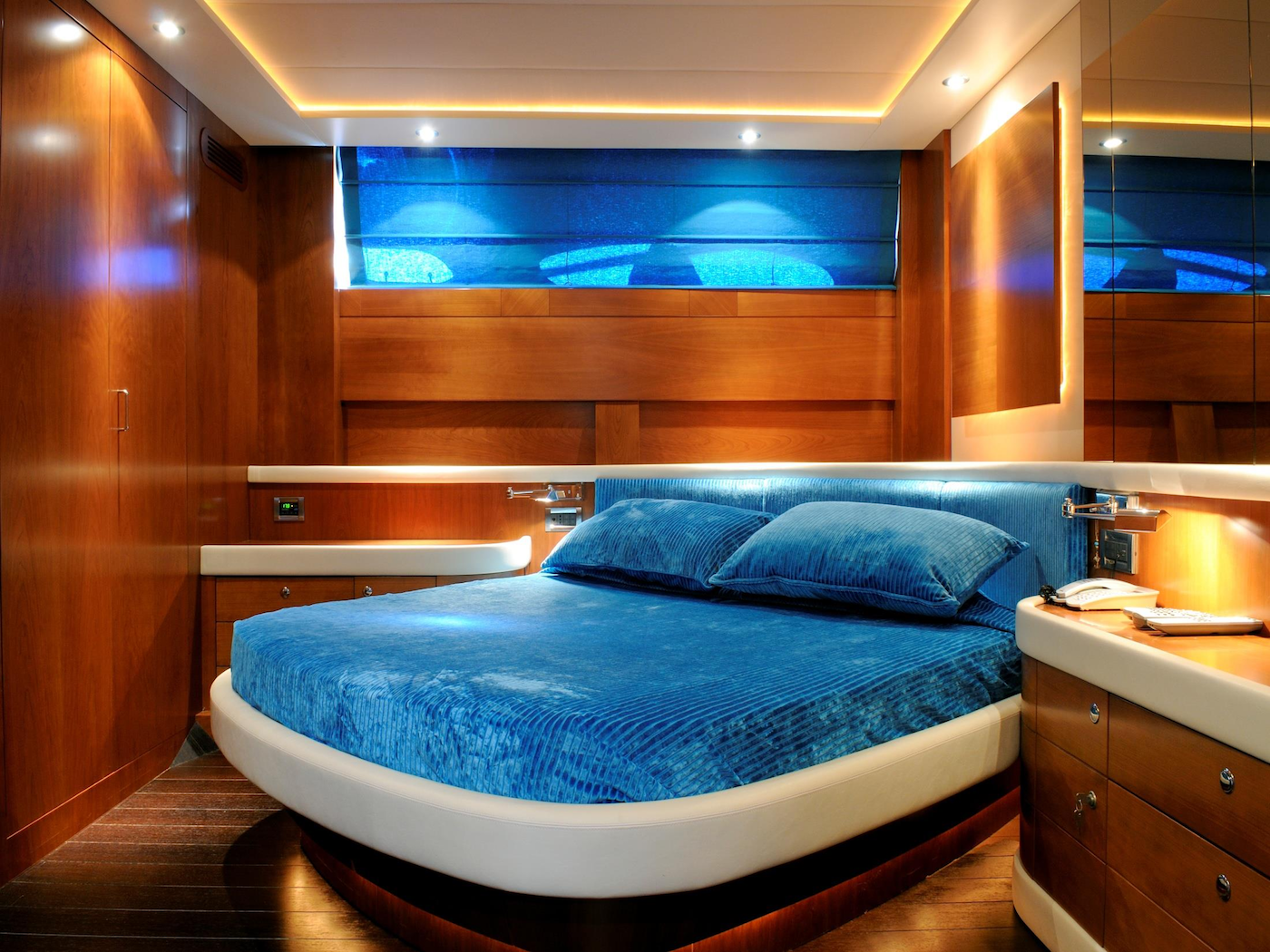 master cabin .png