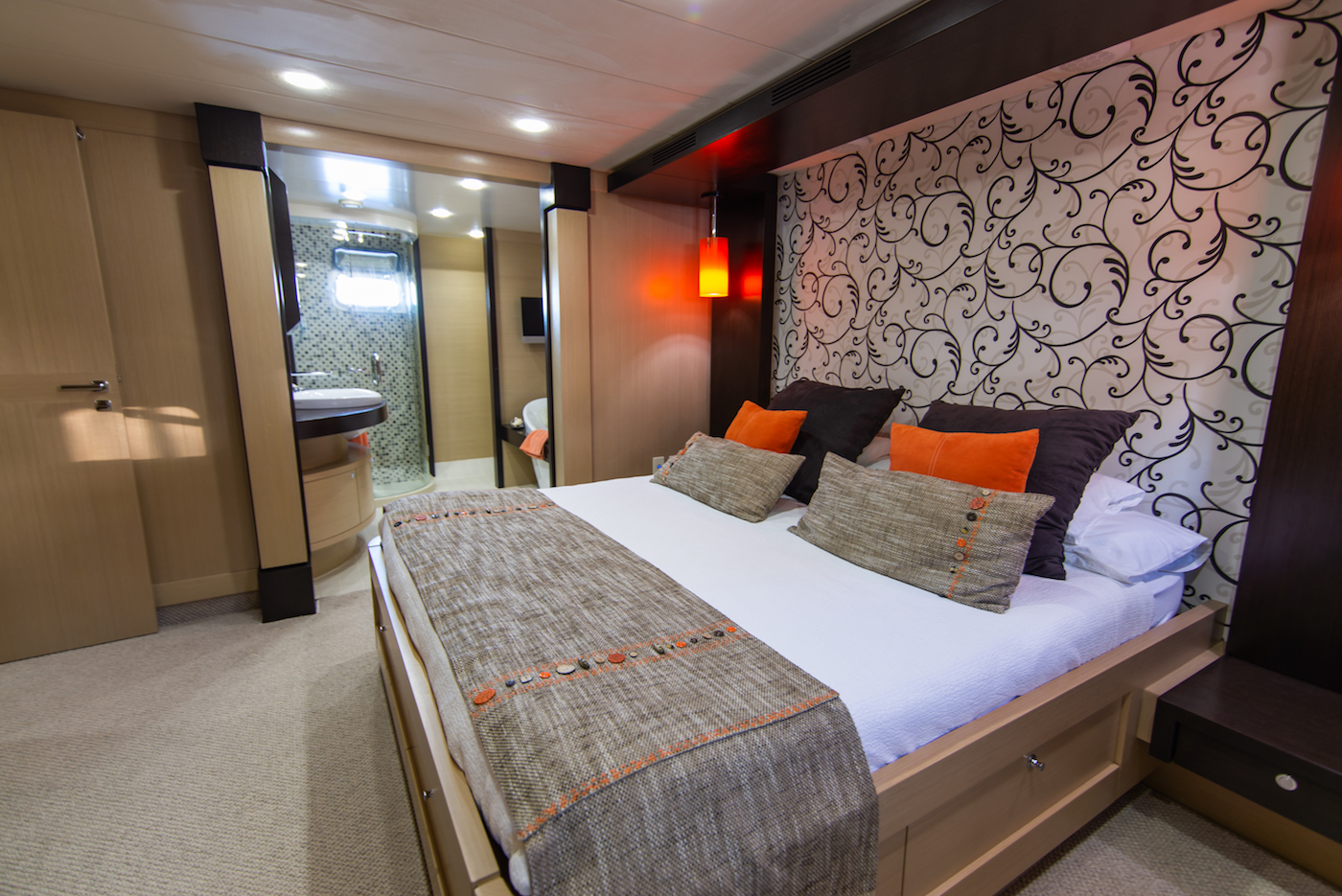 master guest cabin .jpg