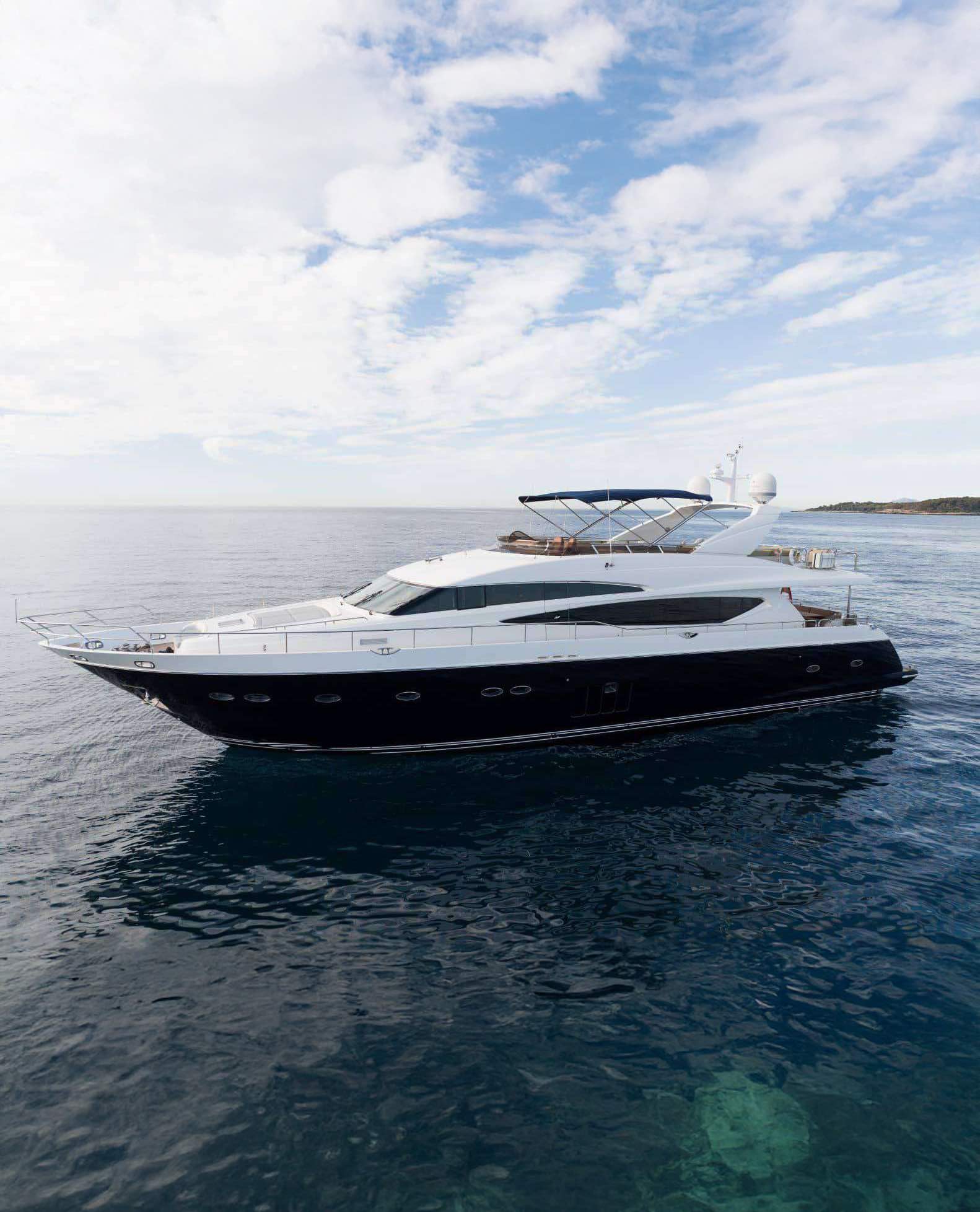 motor yacht Blue Eyes.jpg