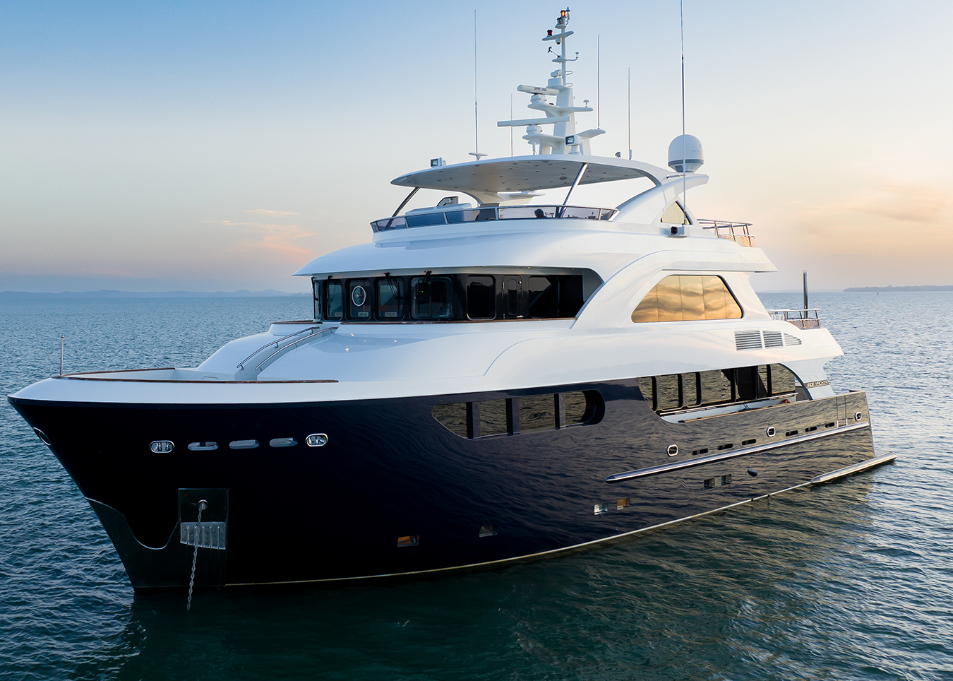 motor yacht INTRIGUE.jpg