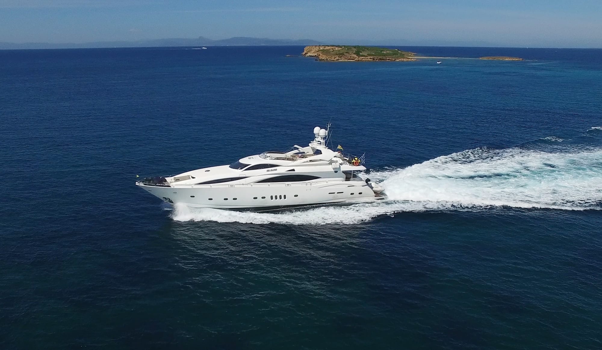 motor yacht MI ALMA01.jpg