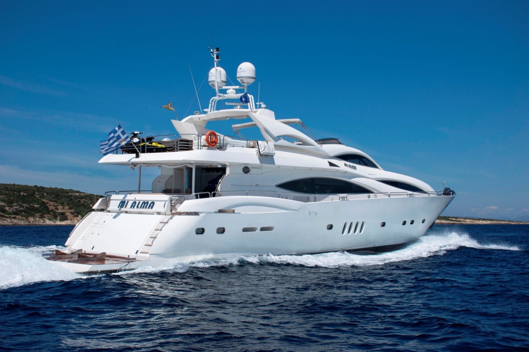 motor yacht MI ALMA03.jpg