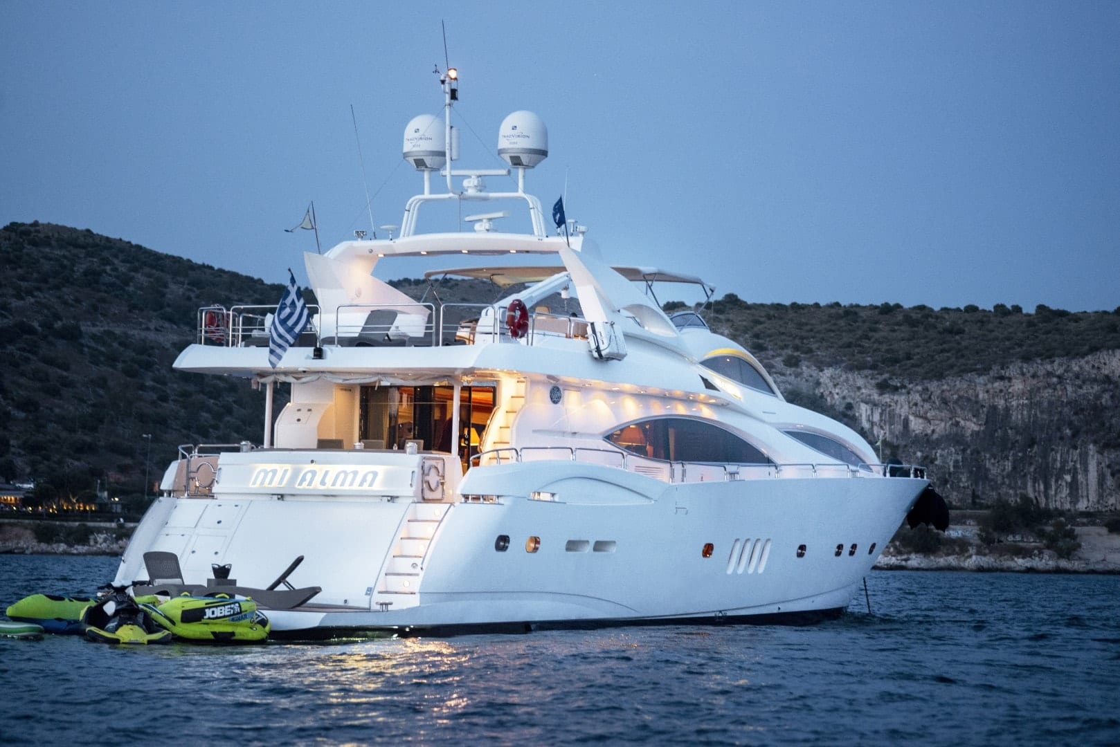 motor yacht MI ALMA10.jpg