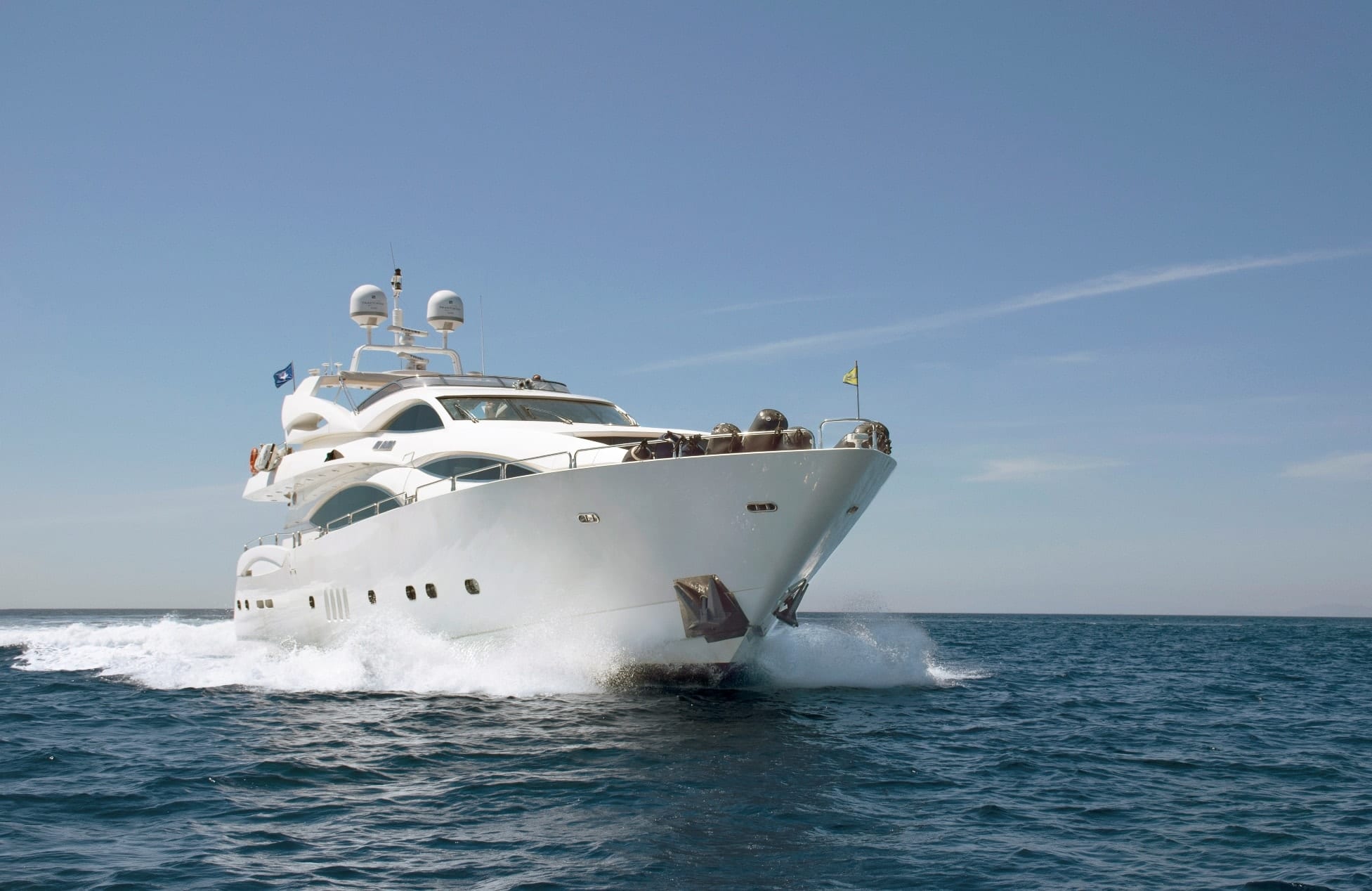 motor yacht MI ALMA34.jpg