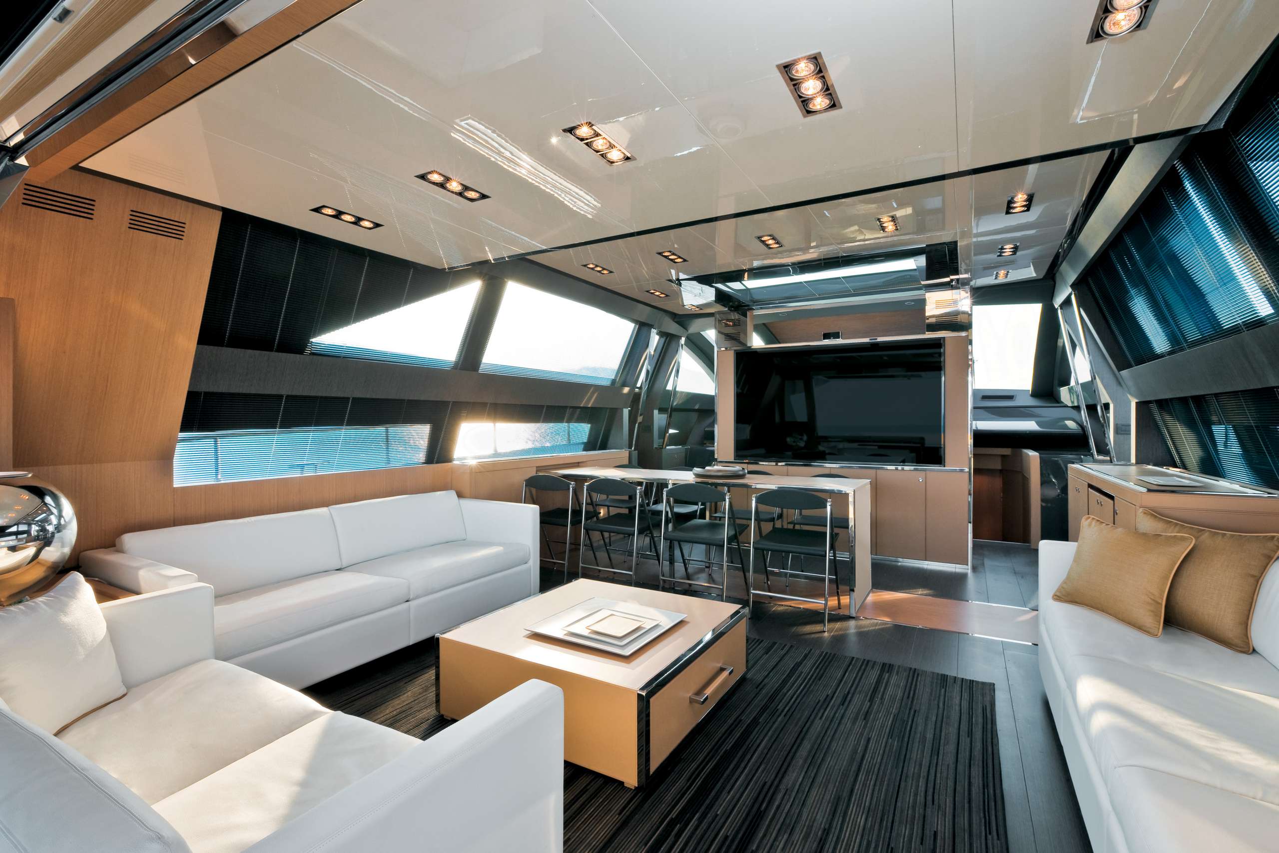 riva-86-domino-Main-salon-1.jpg