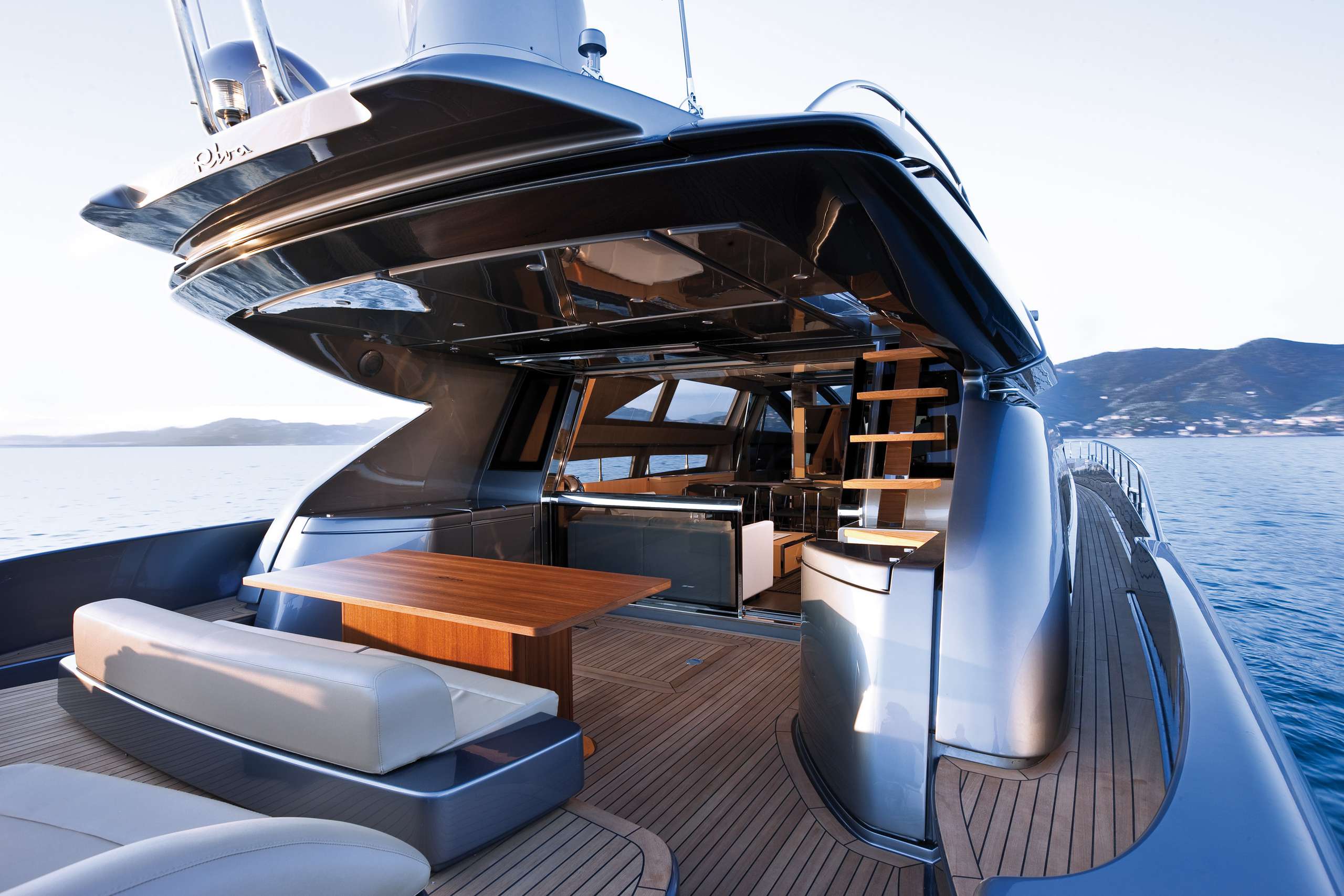 riva-86-domino-Outside.jpg