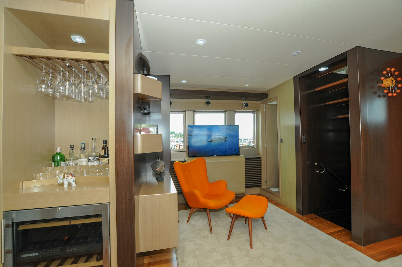 seating area and tv.jpg