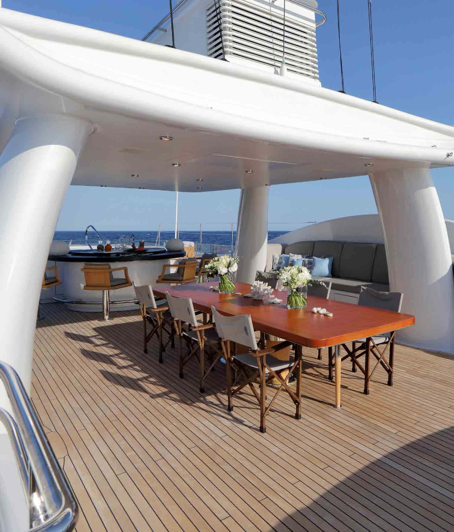 sun deck dining .png