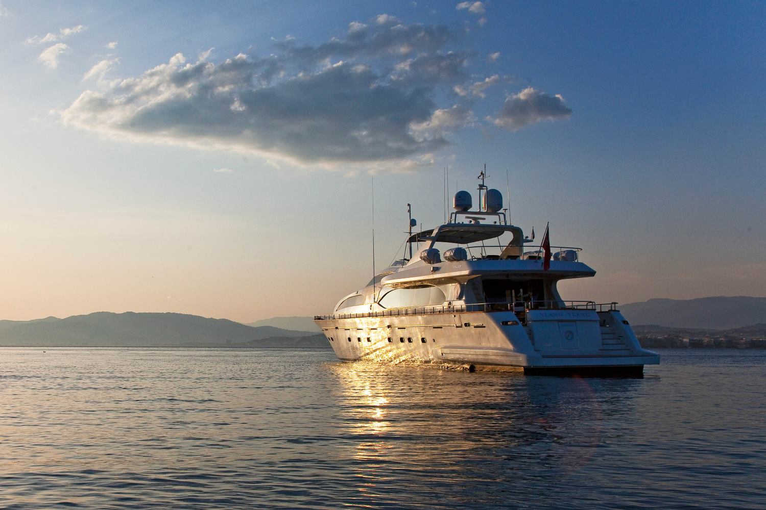 yacht YLANG YLANG by Falcon 4.jpg