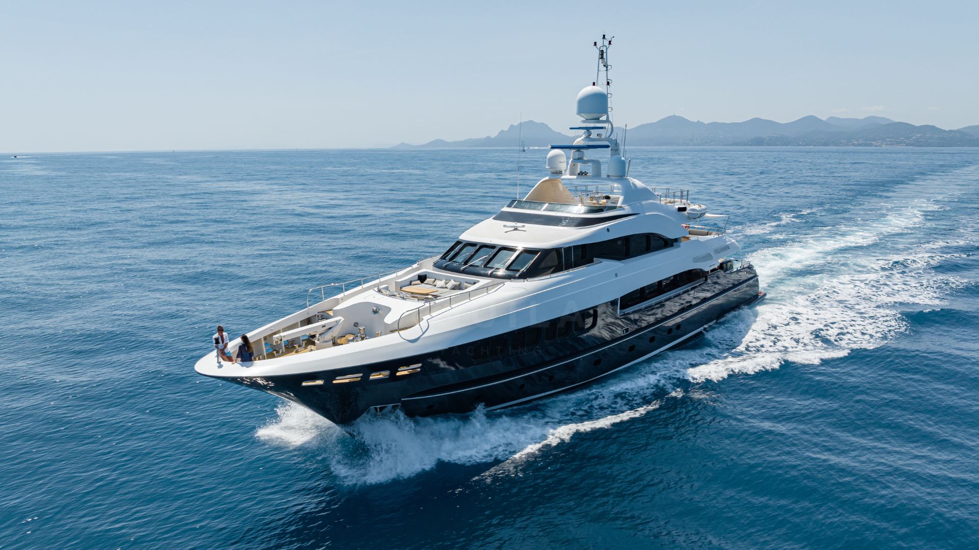 yacht charter.jpg