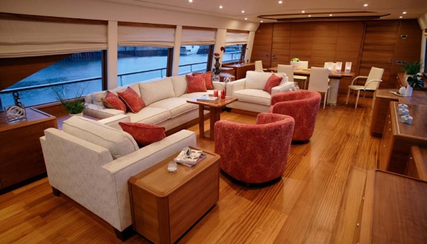 yacht-charter-couach-34m-3.jpg