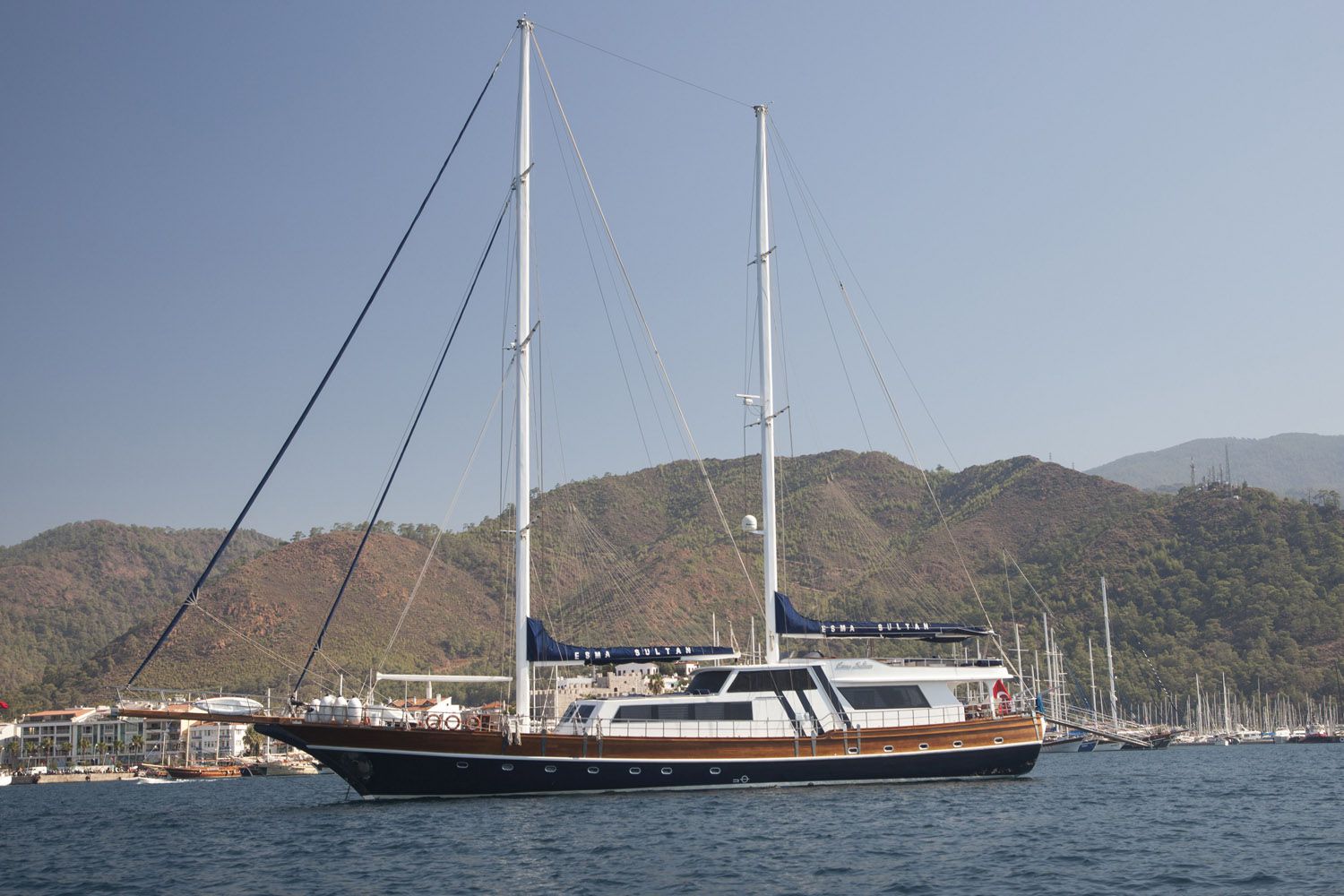 yacht-esma-sultan-ypi-exterior-0__1500.jpg