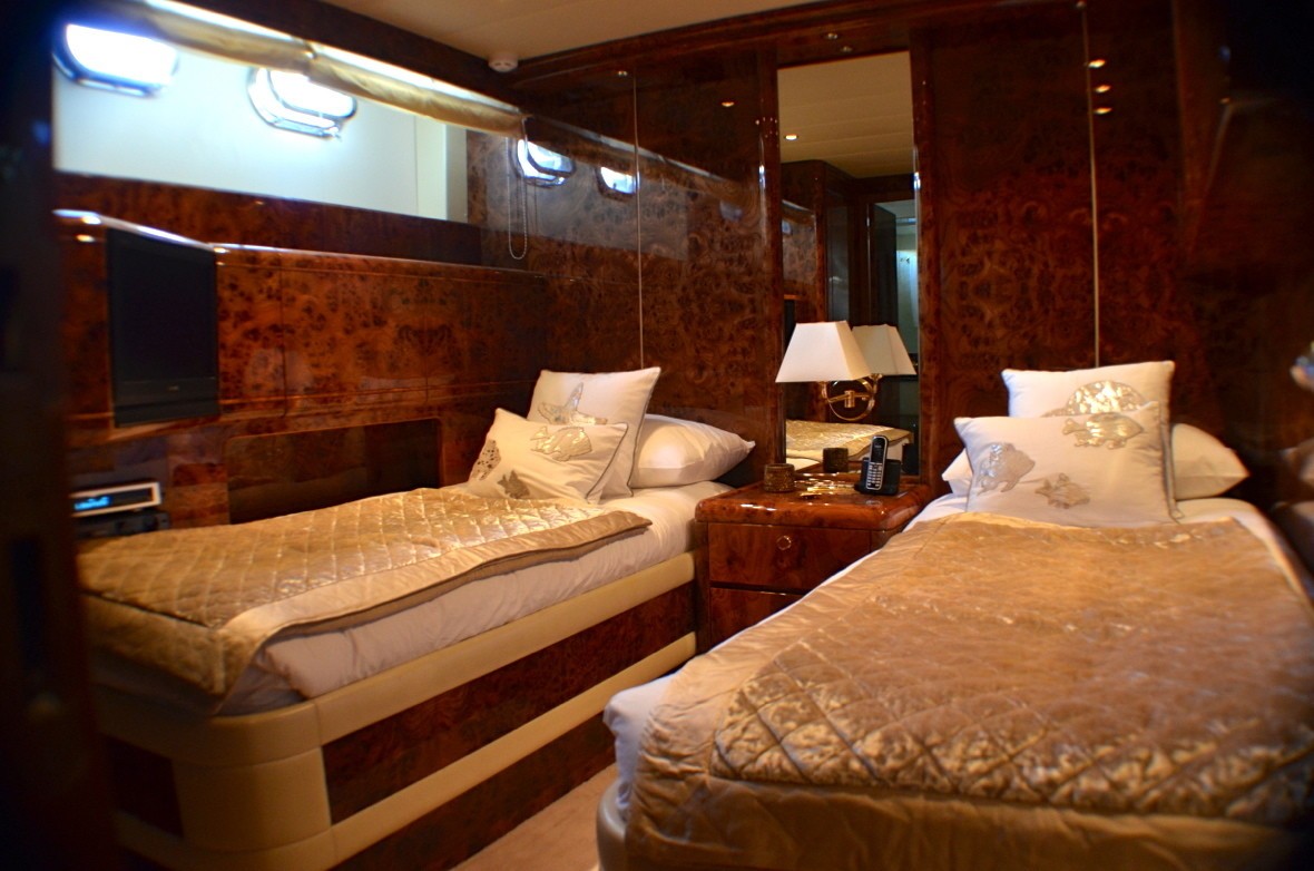 [25m-Yacht-OF-VILLA-ROMANA]-7771-17.jpg