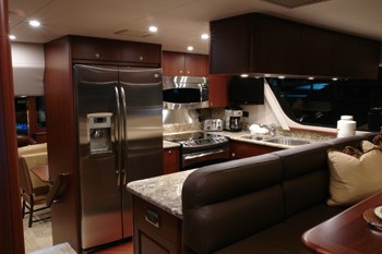 [25m-Yacht-SEAS-THE-MOMENT]-7561-127.jpg