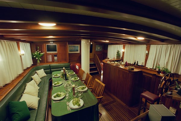 [27m-Yacht-LADY-CHRISTA]-753-115.jpg