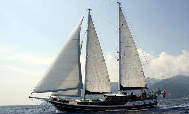 [27m-Yacht-LADY-CHRISTA]-753-5.jpg