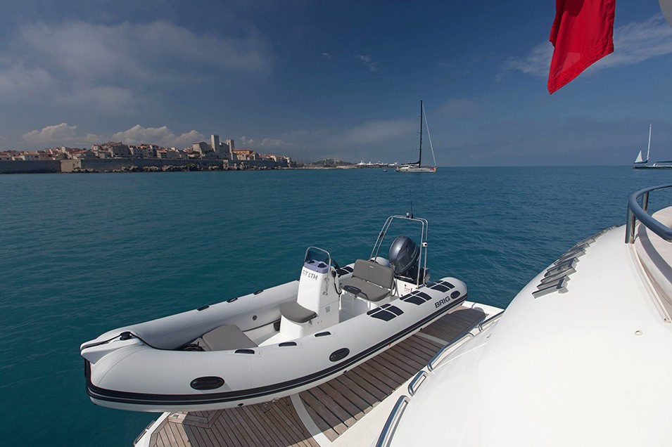 [28m-Yacht-LIVE-THE-MOMENT]-7844-23.jpg