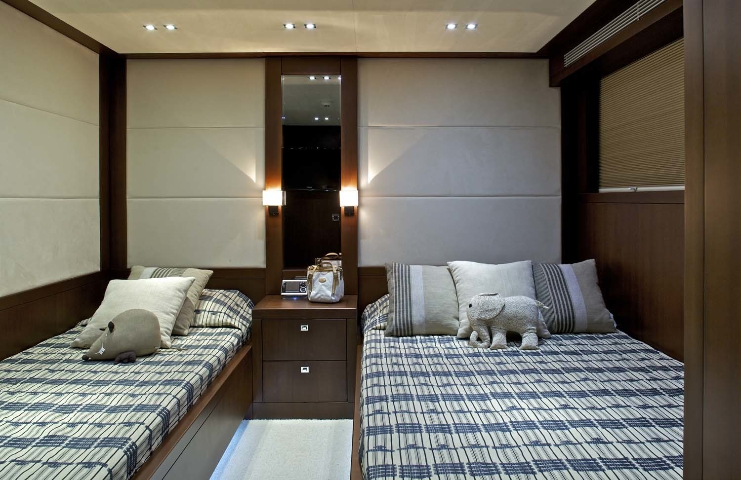 [32m-Yacht-SANJANA]-7400-177.jpg