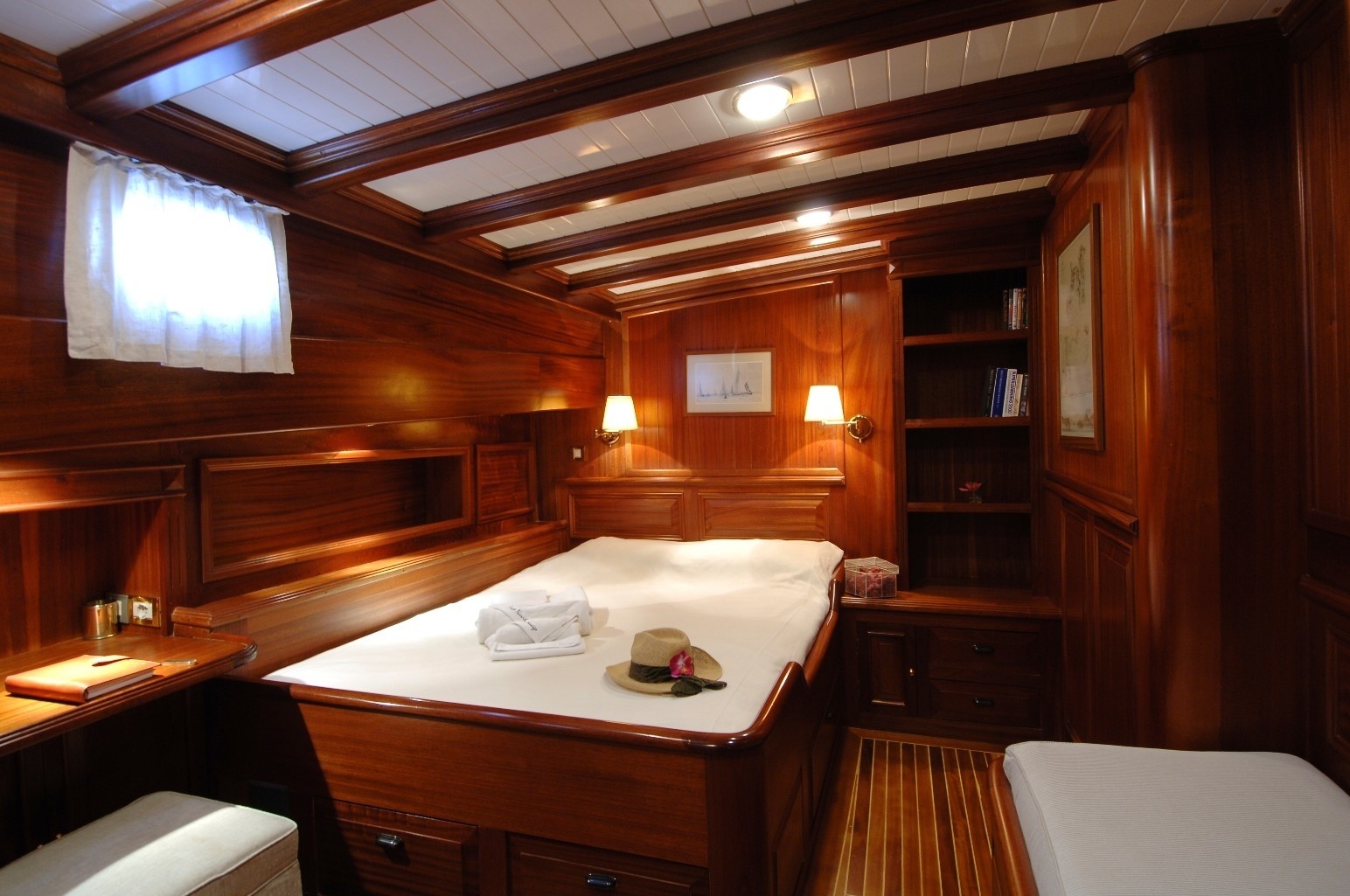 [34m-Yacht-ECCE-NAVIGO]-7107-156.jpg