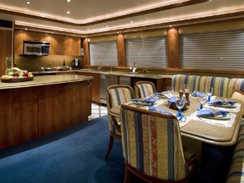[34m-Yacht-SHARON-LEE]-7242-32.jpg