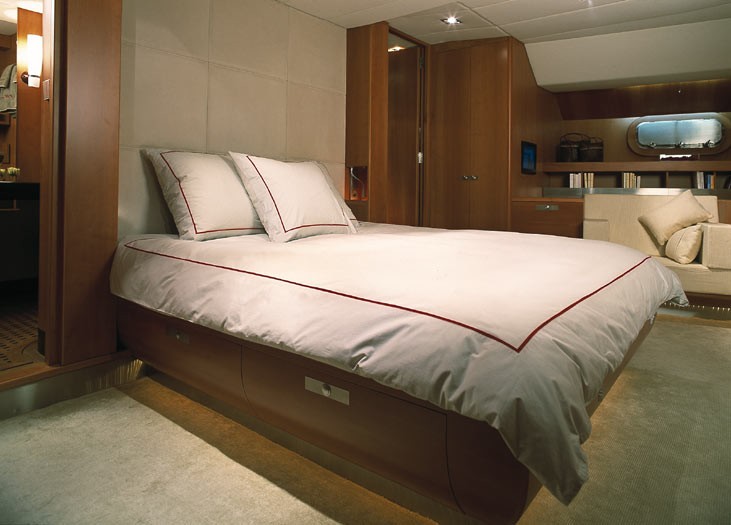 [34m-Yacht-SILVERTIP]-7811-154.jpg