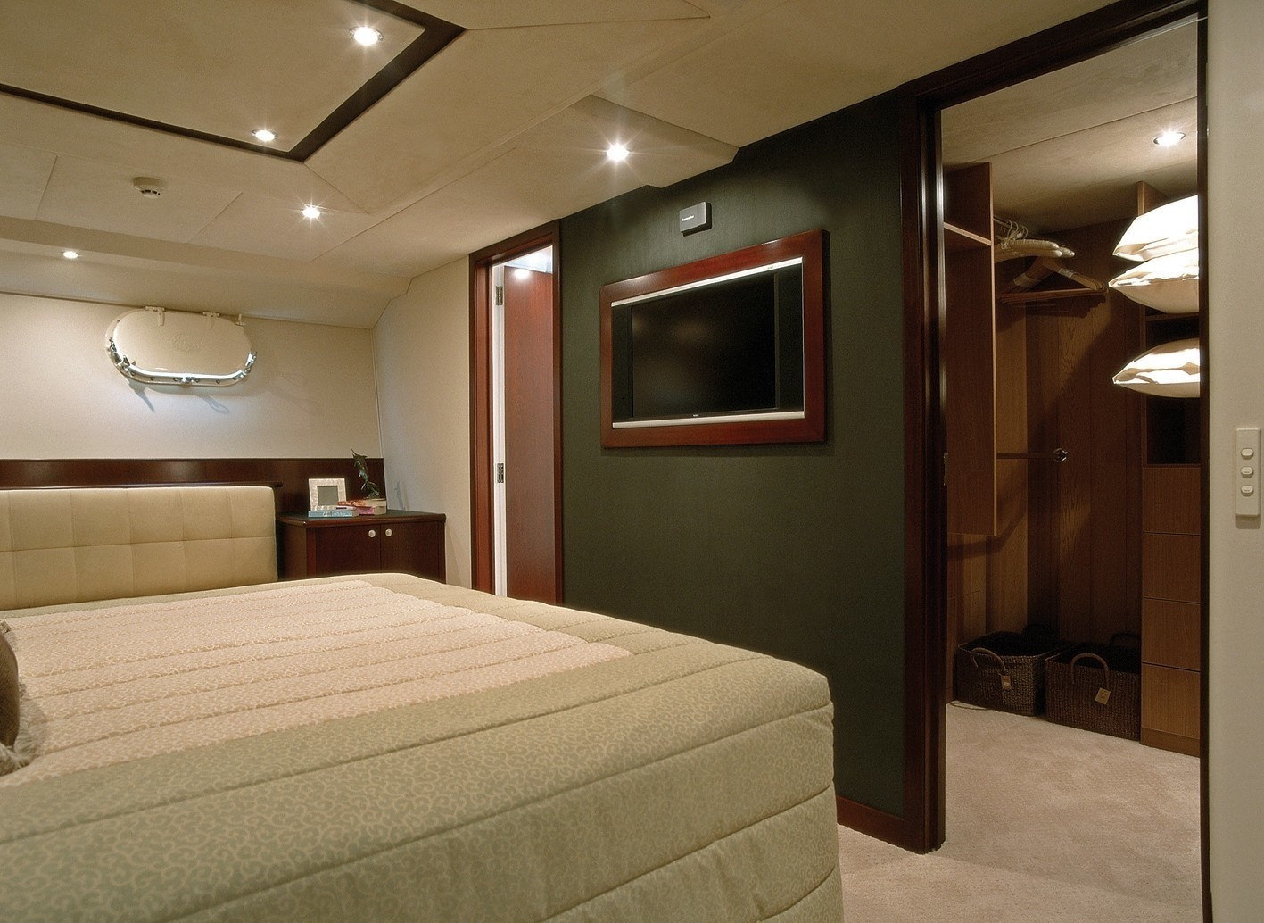 [35m-Yacht-EMERALD-LADY]-7786-102.jpg