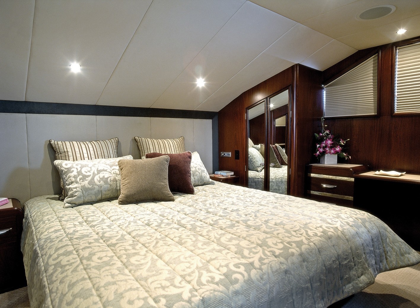 [35m-Yacht-EMERALD-LADY]-7786-153.jpg
