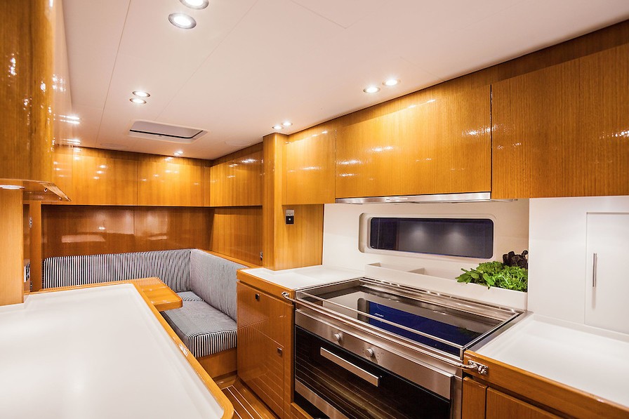 [35m-Yacht-SOLLEONE]-7948-167.jpg