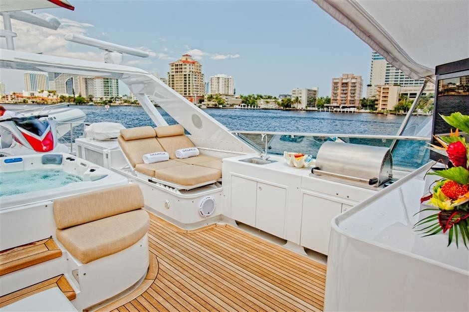 [35m-Yacht-TRUE-BLUE]-7050-45.jpg