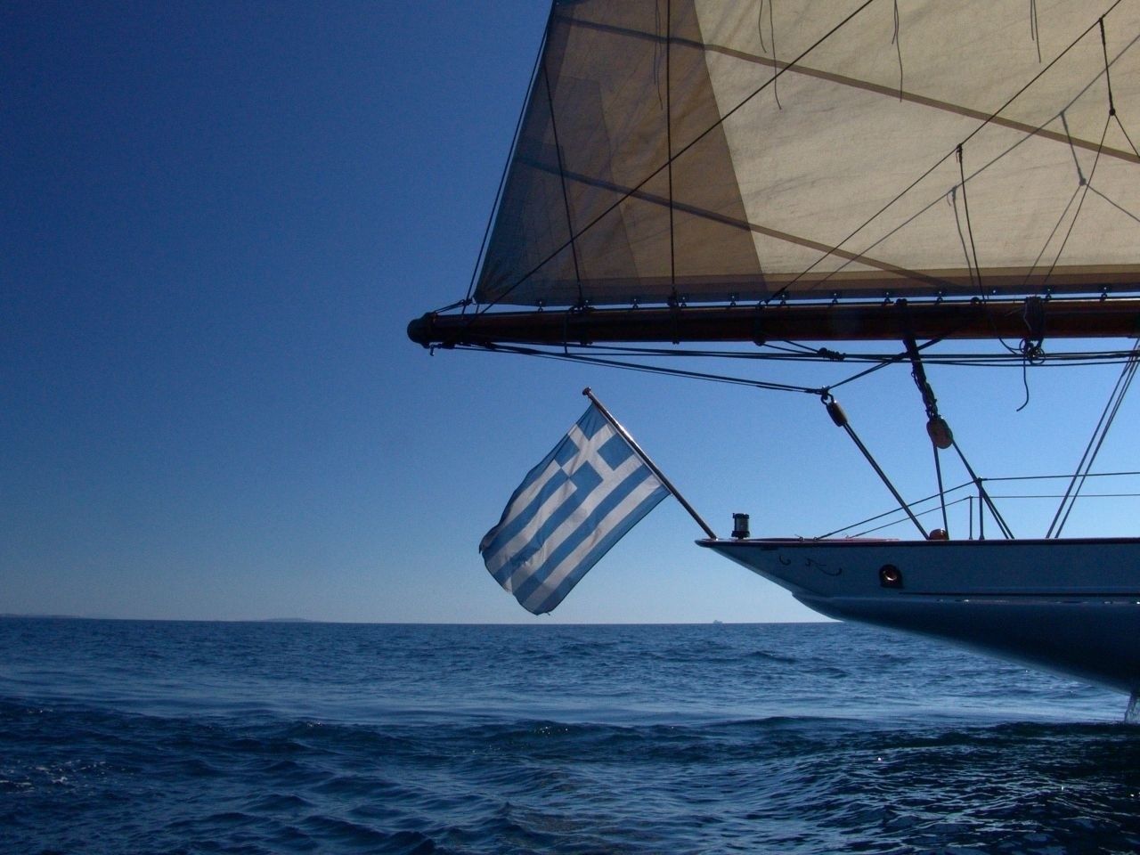[38m-Yacht-AELLO]-7371-23.jpg