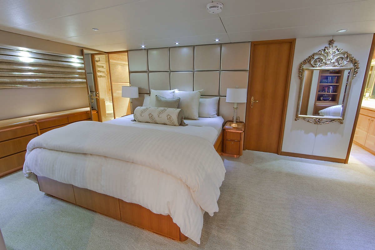 [38m-Yacht-AFTERGLOW]-7468-24.jpg