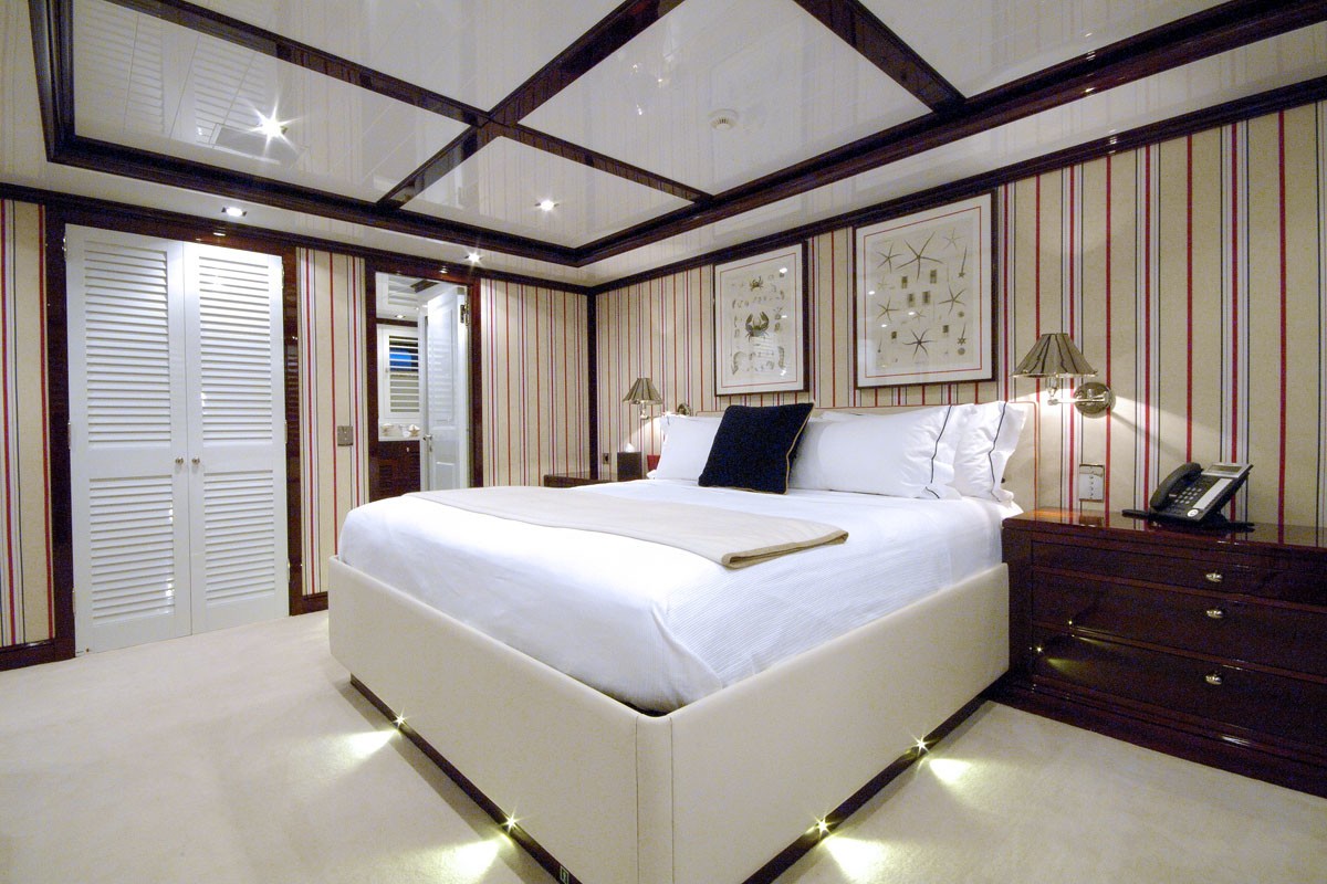 [42m-Yacht-OXYGEN]-7042-50.jpg