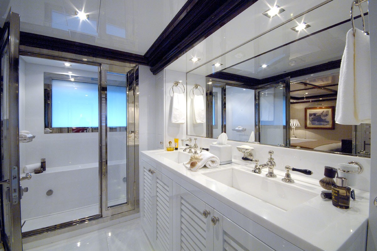 [42m-Yacht-OXYGEN]-7042-55.jpg