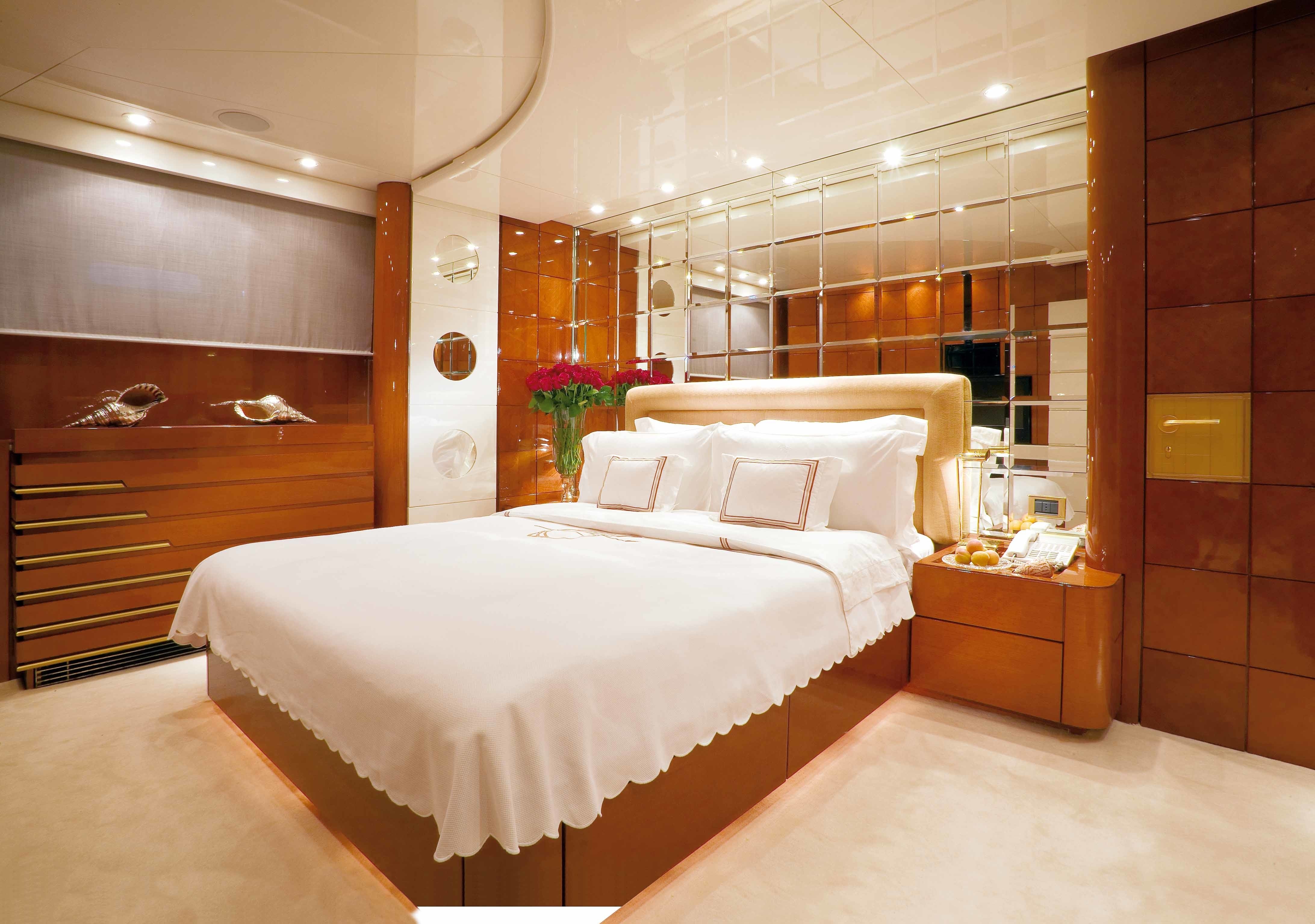 [56m-Yacht-BAD-GIRL]-7000-149.jpg