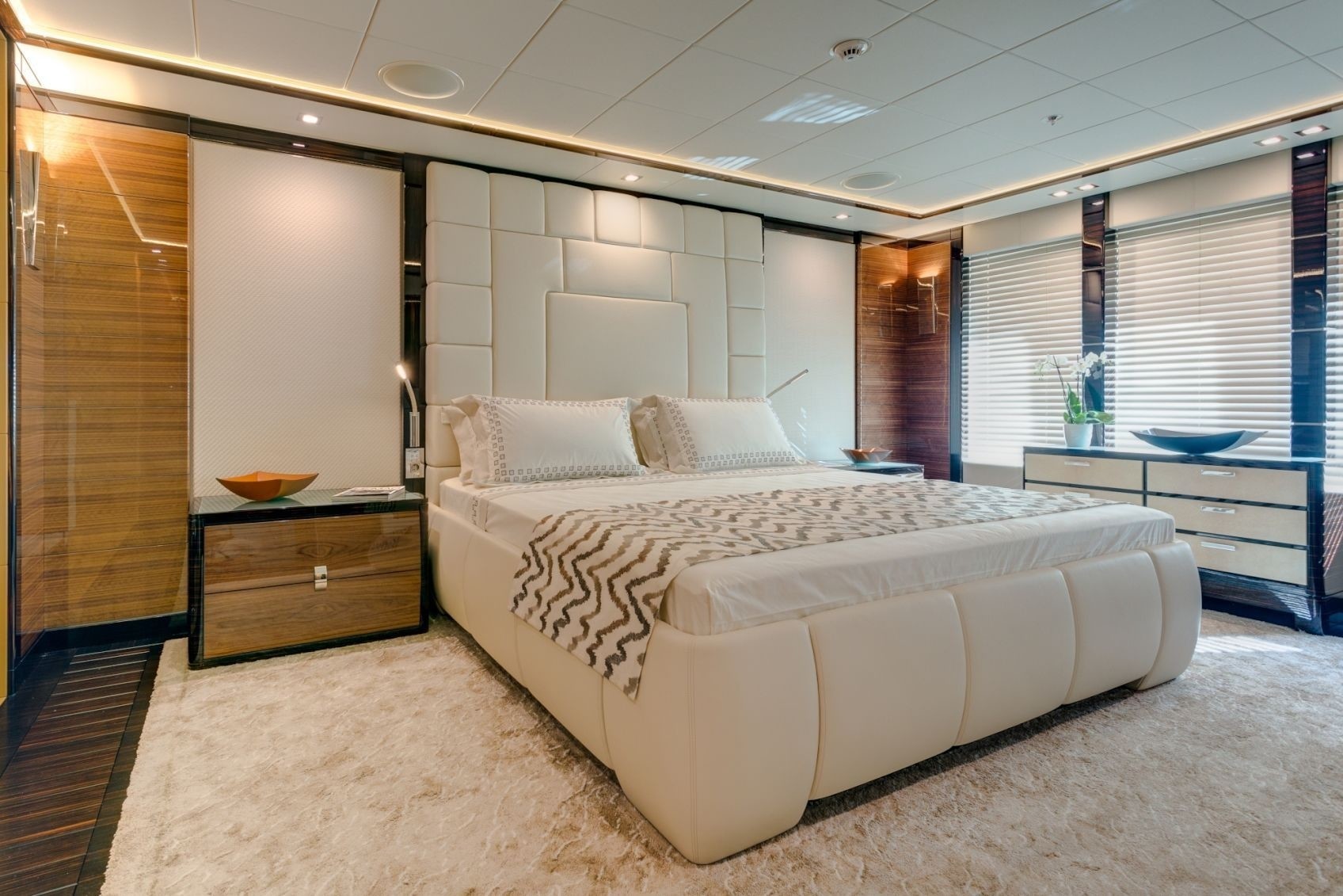 [63m-Yacht-PARTY-GIRL]-7575-112.jpg