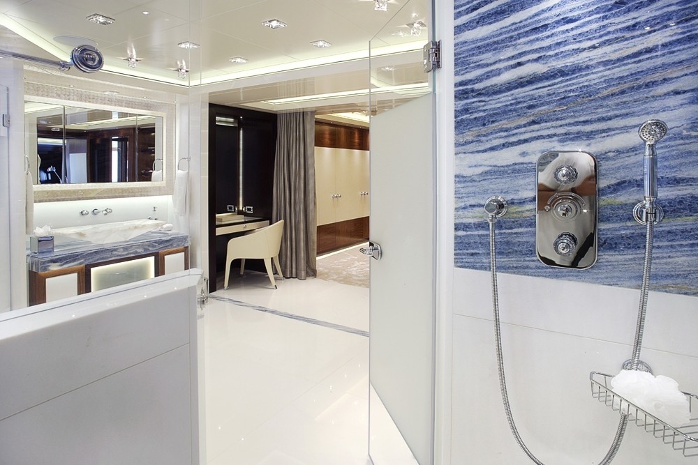 [73m-Yacht-VICKY]-7653-105.jpg