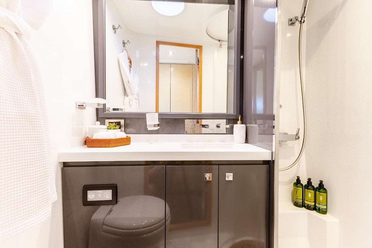 [FOUNTAINE-PAJOT--CATAMARAN]-768-1.jpg
