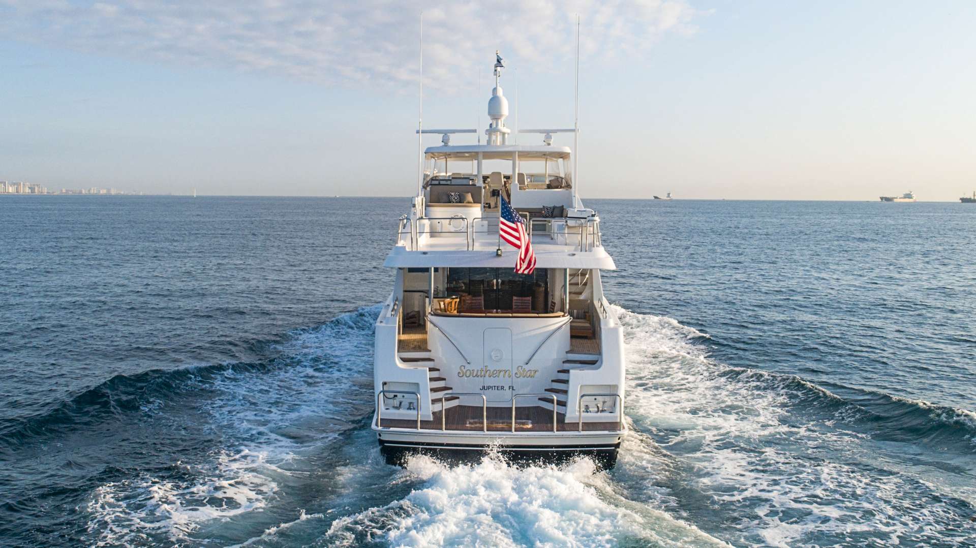 [MOTOR-YACHT-ANGEL-WINGS]-7802-2.jpg