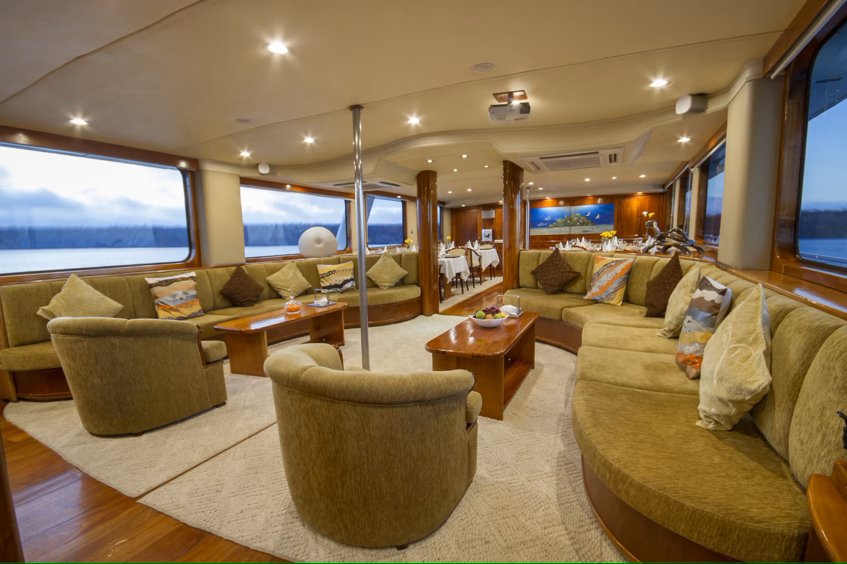 [MOTOR-YACHT-INTEGRITY]-7432-1.jpg