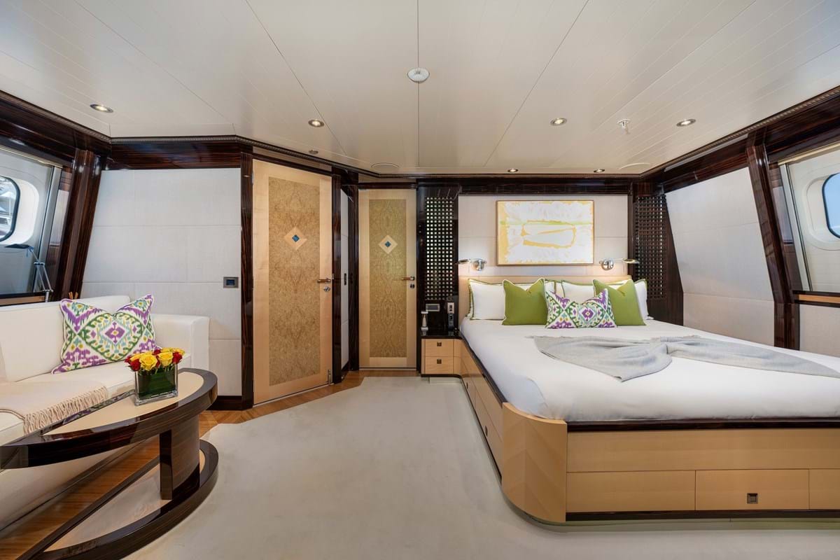 [MOTOR-YACHT-LORETTA-ANNE-EX-ALLOGANTE]-7444-4.jpg